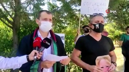 Evinin önünde oynarken araç çarpması sonucu hayatını kaybeden 10 yaşındaki Enes’in ailesi adliye önünde eylem yaptı