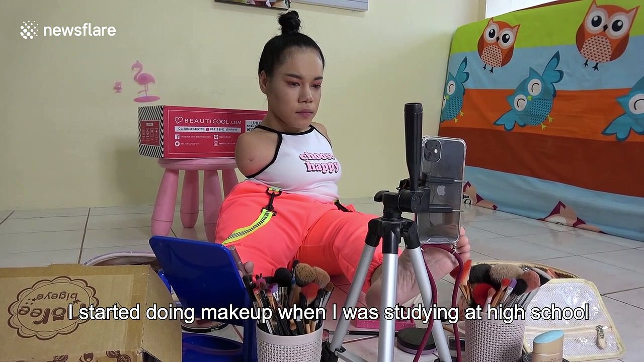 Thai woman born without arms becomes online star with makeup tutorials by using her feet (with subtitles)