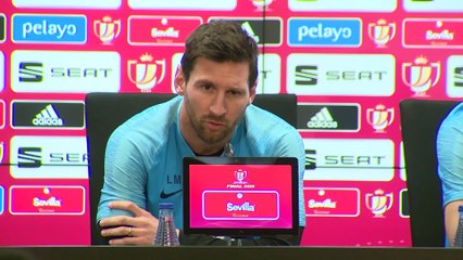 Tải video: La posible salida de Messi divide a la afición del Fútbol Club Barcelona