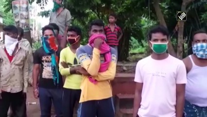 ओडिशा में एक लड़की के उच्च जाति के व्यक्ति के खेत से फूल तोड़ने पर 40 दलित परिवारों का सामाजिक बहिष्कार