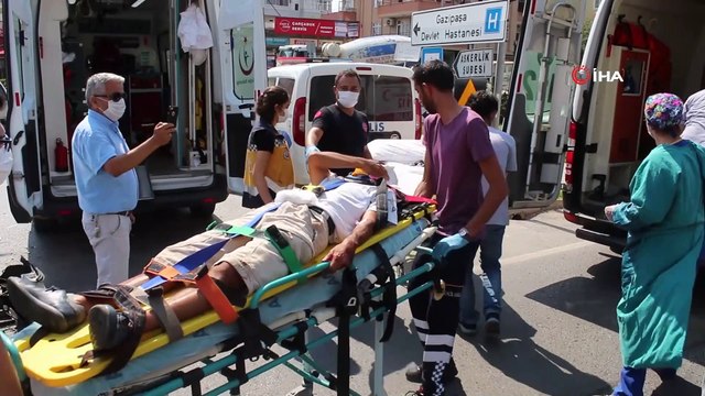 Yaralı taşıyan ambulans kaza yaptı