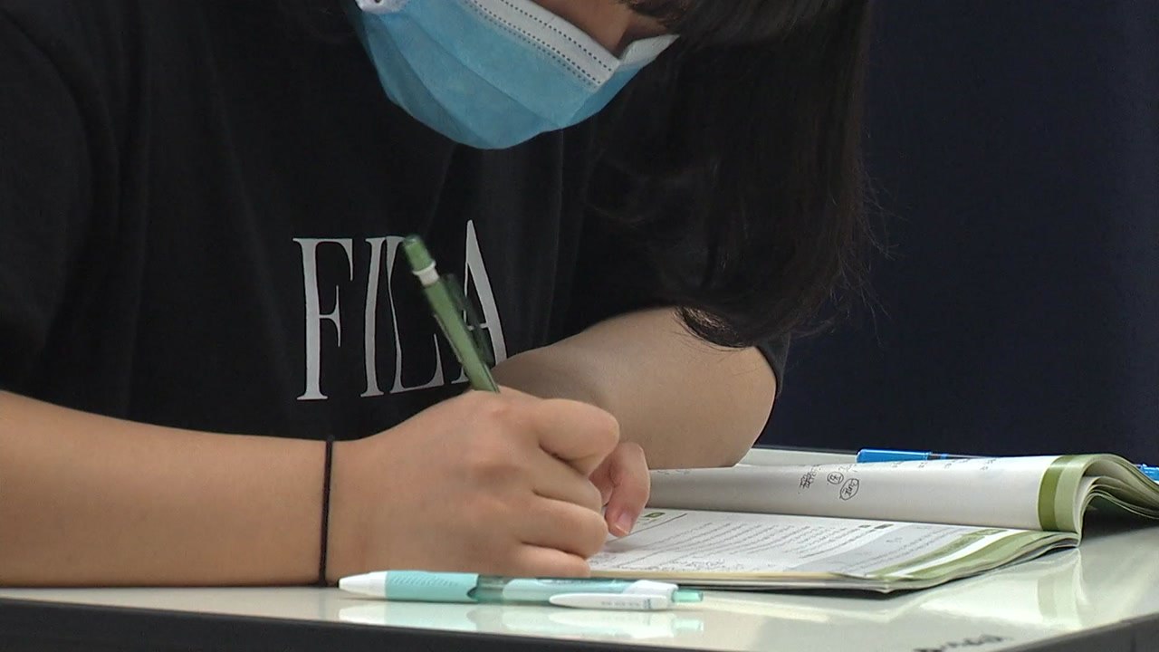 내년 예산 '확대 재정'...고교 무상교육도 내년부터 / YTN