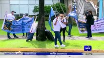 Sindicato de trabajadores de Copa Airlines realiza protesta frente a la sede - Nex Noticias
