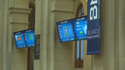El Ibex 35 consigue mantener los 7.100 puntos tras subir un 0,21 %