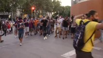 Aficionados del Barça se cuelan en el Camp Nou para protestar contra la posible salida de Messi