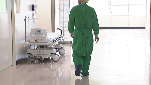 정부, 업무개시 명령서 발부...전공의·전임의 '사직서 제출 본격화' / YTN