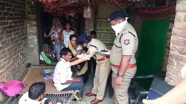 लखीमपुर: छात्रा से रेप-मर्डर मामला,आईजी रेंज ने परिजनों से की मुलाकात