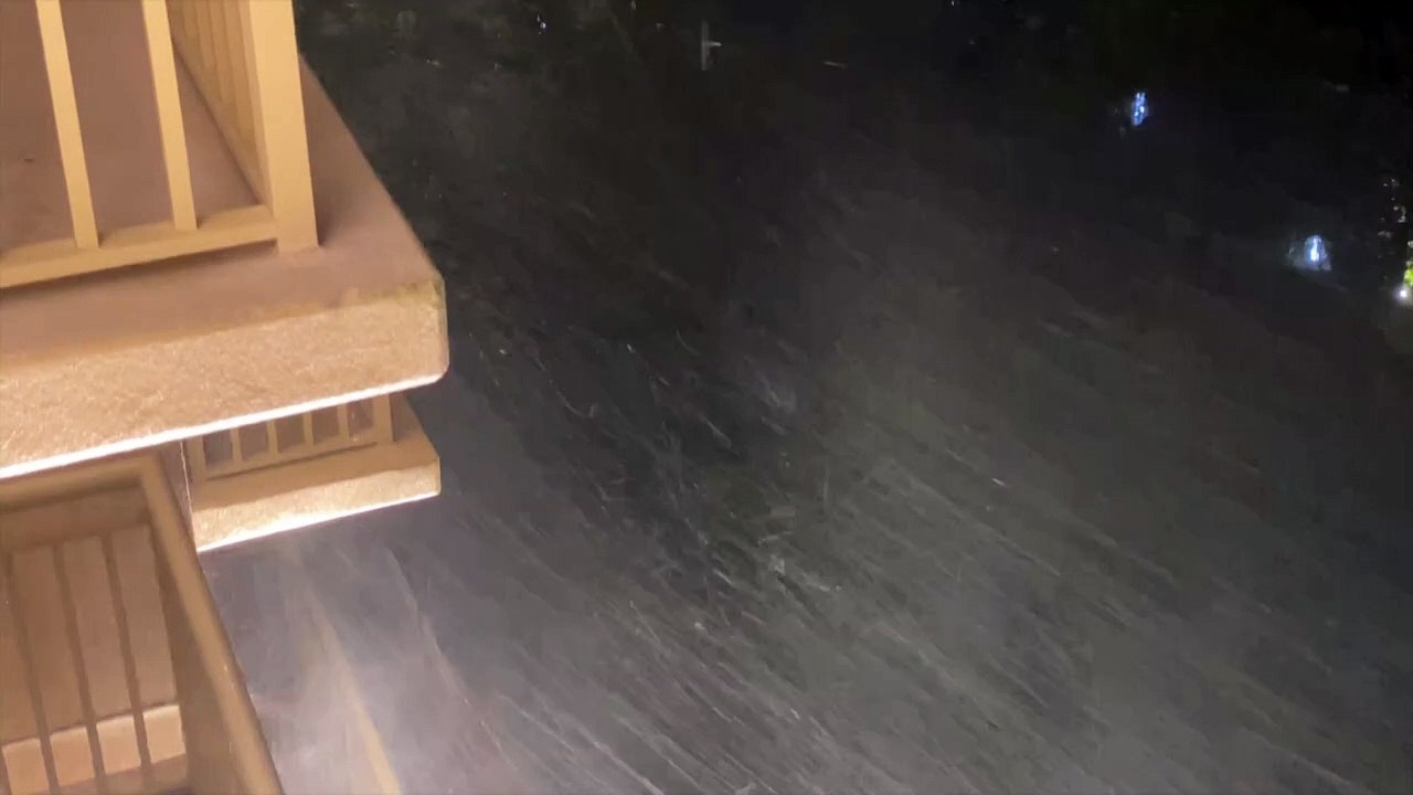 'Extrem gefährlich:' Hurrikan 'Laura' trifft in den USA auf Land