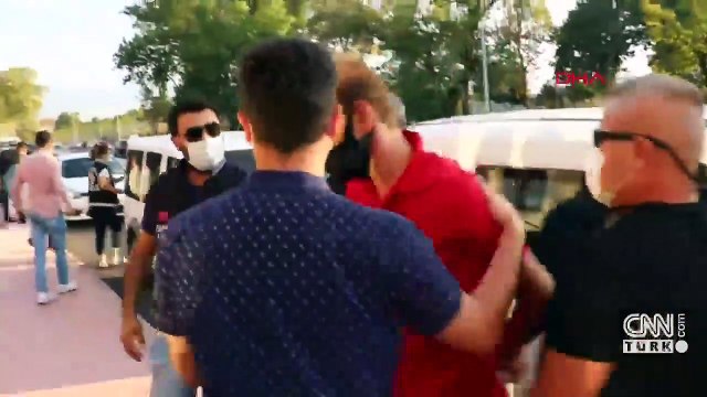 Anne ve sevgilisi canlı yayında gözaltına alındı | Video