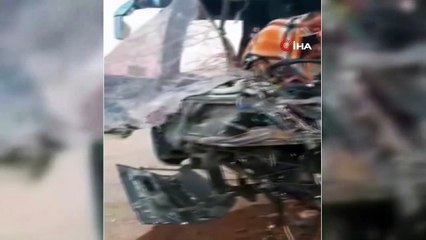 - İran’da yolcu otobüsü ile kamyon çarpıştı: 3 ölü, 6 yaralı