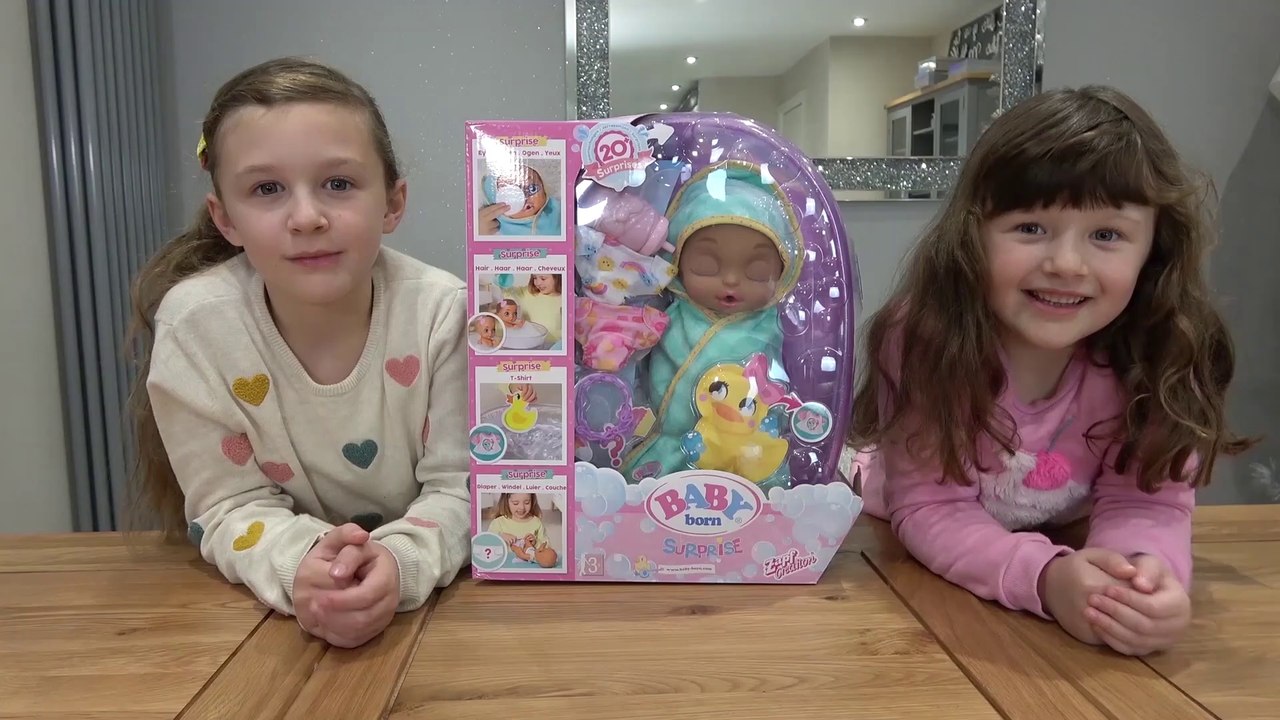 Sophia Isabella jogando o jogo Divertido de Adivinhar  com baby born surpresa!!