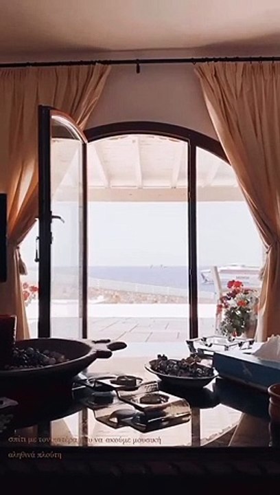 Γιάννης Πάριος: Έτσι περνά με τον γιο του, Μιχαήλ στην Πάρο