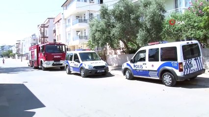 Ailesini dışarı çıkarıp cam parçasıyla  eylem yaptı