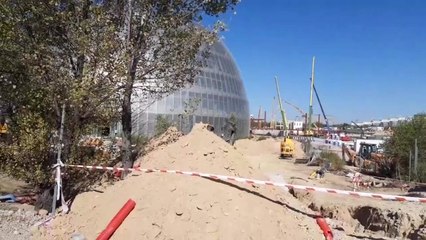 Скачать видео: Obras para la construcción del hospital de pandemias de Madrid