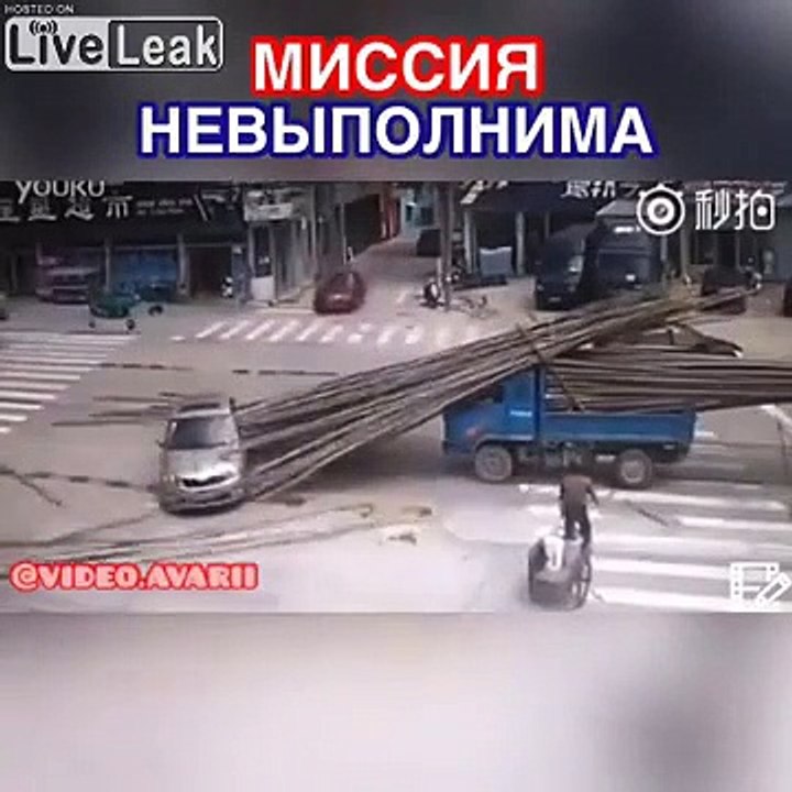 Ce conducteur sort indemne de sa voiture et pourtant... Miracle