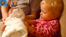 TRY NOT TO LAUGH - Baby Siblings Playing and Laugh