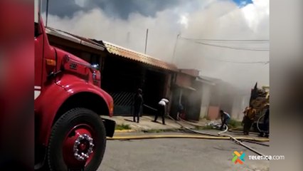 tn7-fuego-consumió-vivienda-y-afectó-otra-en-Paraíso-de-cartago-260820
