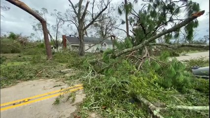 Várias mortes por causa do furacão Laura