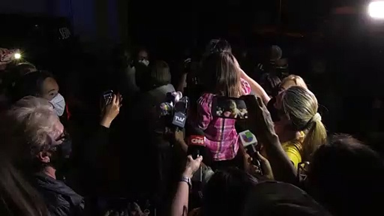 مادورو يعفو عن أكثر من مئة معارض لتعزيز "المصالحة الوطنيّة"