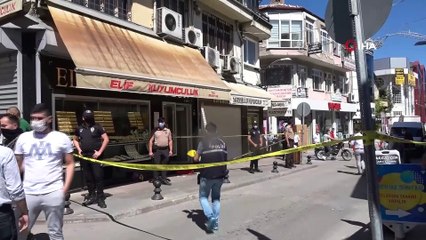 Soymaya çalıştığı kuyumcunun direnen sahibini silahla yaraladı