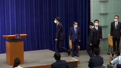 Premiê japonês anuncia renúncia