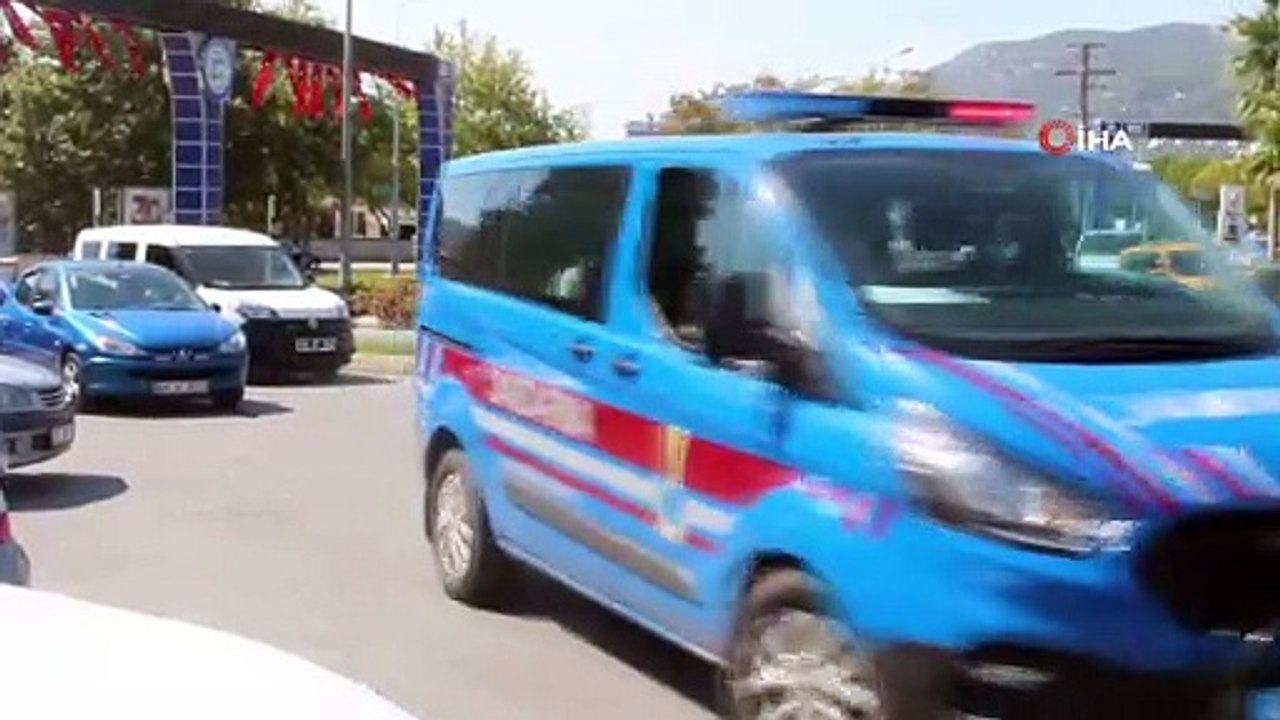 İnterpol tarafından Azerbaycan'da yakalanan cinayet zanlısı adliyeye sevk edildi