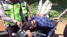 Detik-Detik Pengendara Pura-Pura Kesurupan Saat Ditilang Polisi