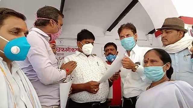 शहर अध्यक्ष ने एडीएम को सौंपा ज्ञापन पत्र