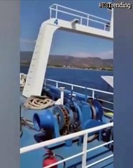 Niña es rescatada en la deriva del mar