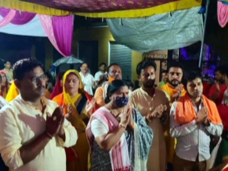 इटावा: गणेश उत्सव में शामिल होने पहुंची सदर विधायक