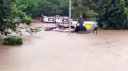नेमावर में नर्मदा खतरे से 7 फिट ऊपर, सड़के हुई जलमग्न