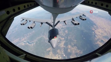 Türk uçaklarından ABD B-52'sine havada destek