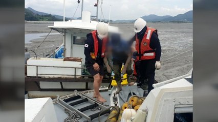 "드론 주우려다..." 인천 갯벌서 고립된 50대 구조 / YTN