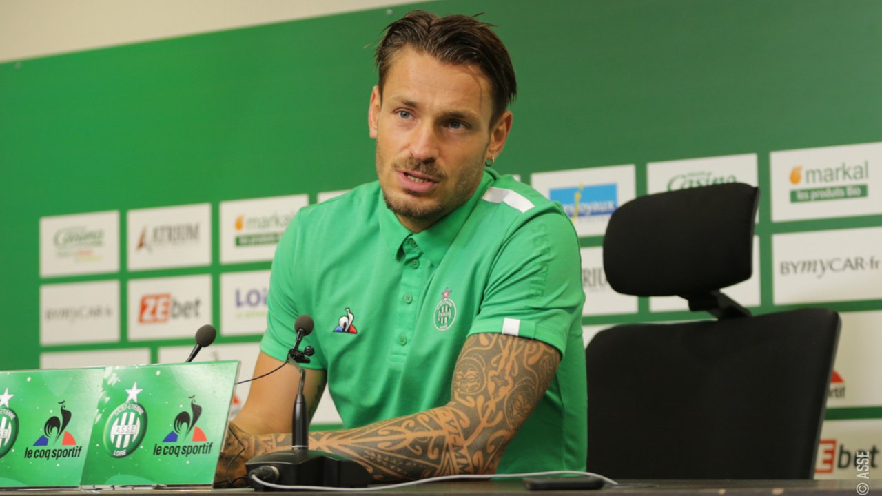 Mathieu Debuchy : "Une fierté de porter le brassard"