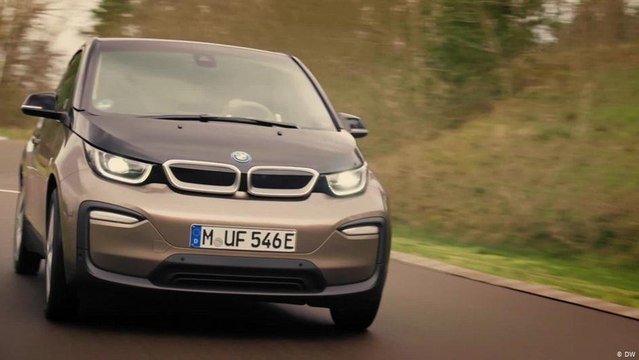 ما علاقة السيارات الكهربائية العادية بسيارات فورمولا الكهربائية؟