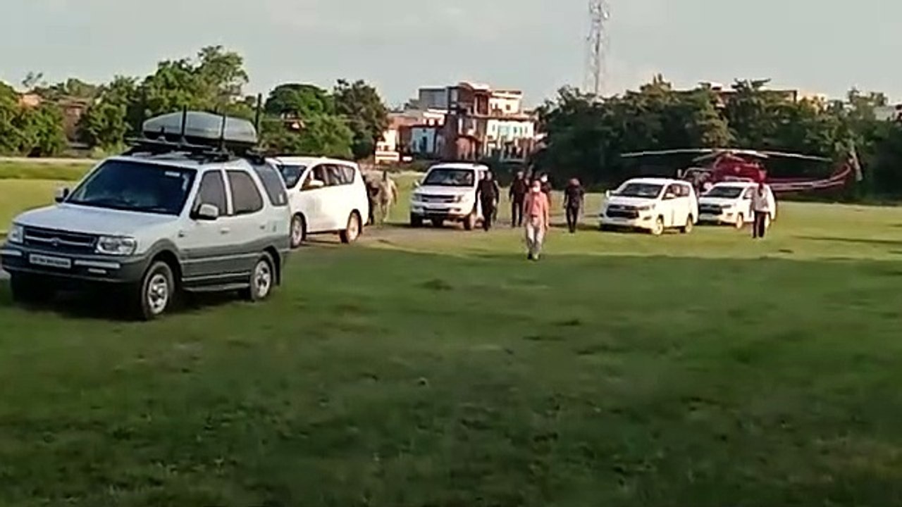 उत्तर प्रदेश मुख्यमंत्री योगी आदित्यनाथ पहुँचे काशी