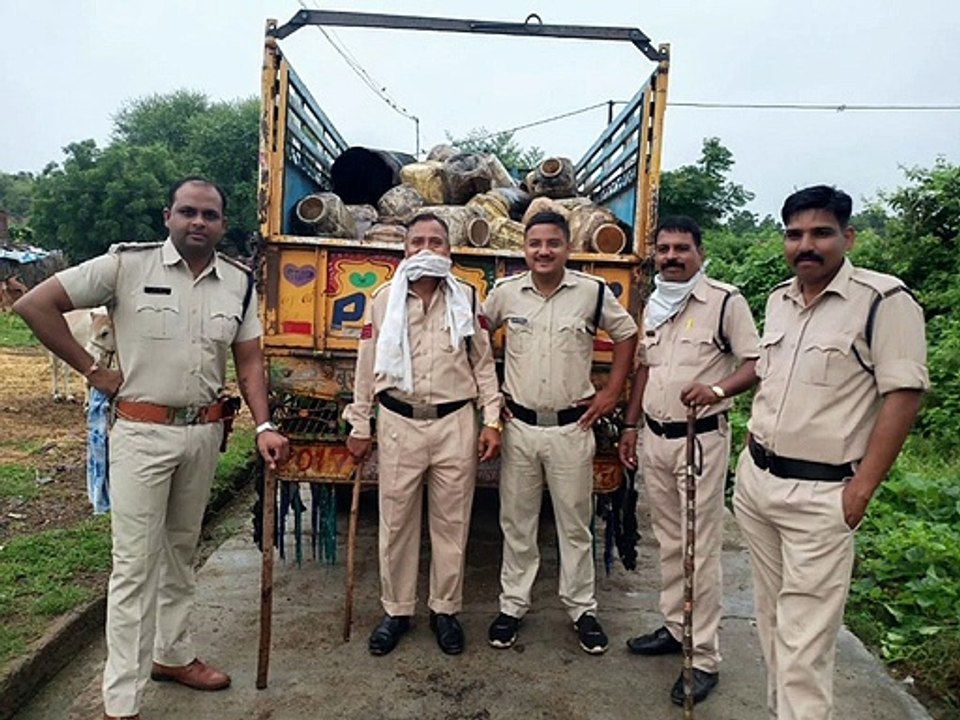 आबकारी विभाग की बड़ी कार्यवाही, 18 क्विंटल महुआ ओर 80 लीटर अवैध शराब जब्त