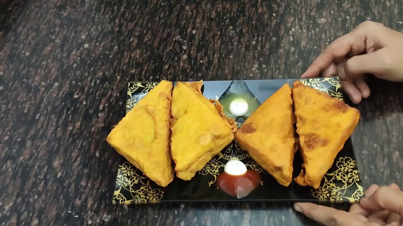 Cheesy Paneer Bread Pakora- Cheesy and Tasty Bread Pakora - Paneer Bread Pakora - Rajwansh Kitchen -