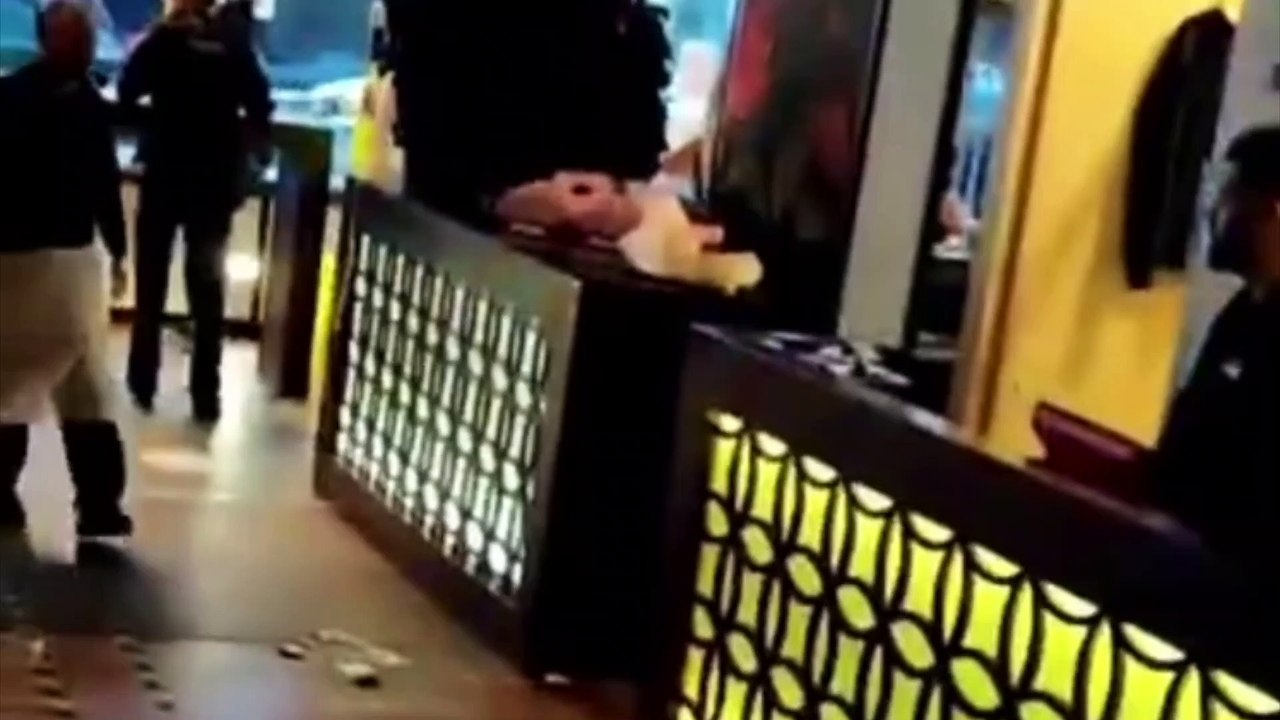 Akbars  Resturant closed due to stabbing