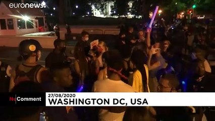 "Trump hat versagt": Proteste während Präsident sich feiern lässt