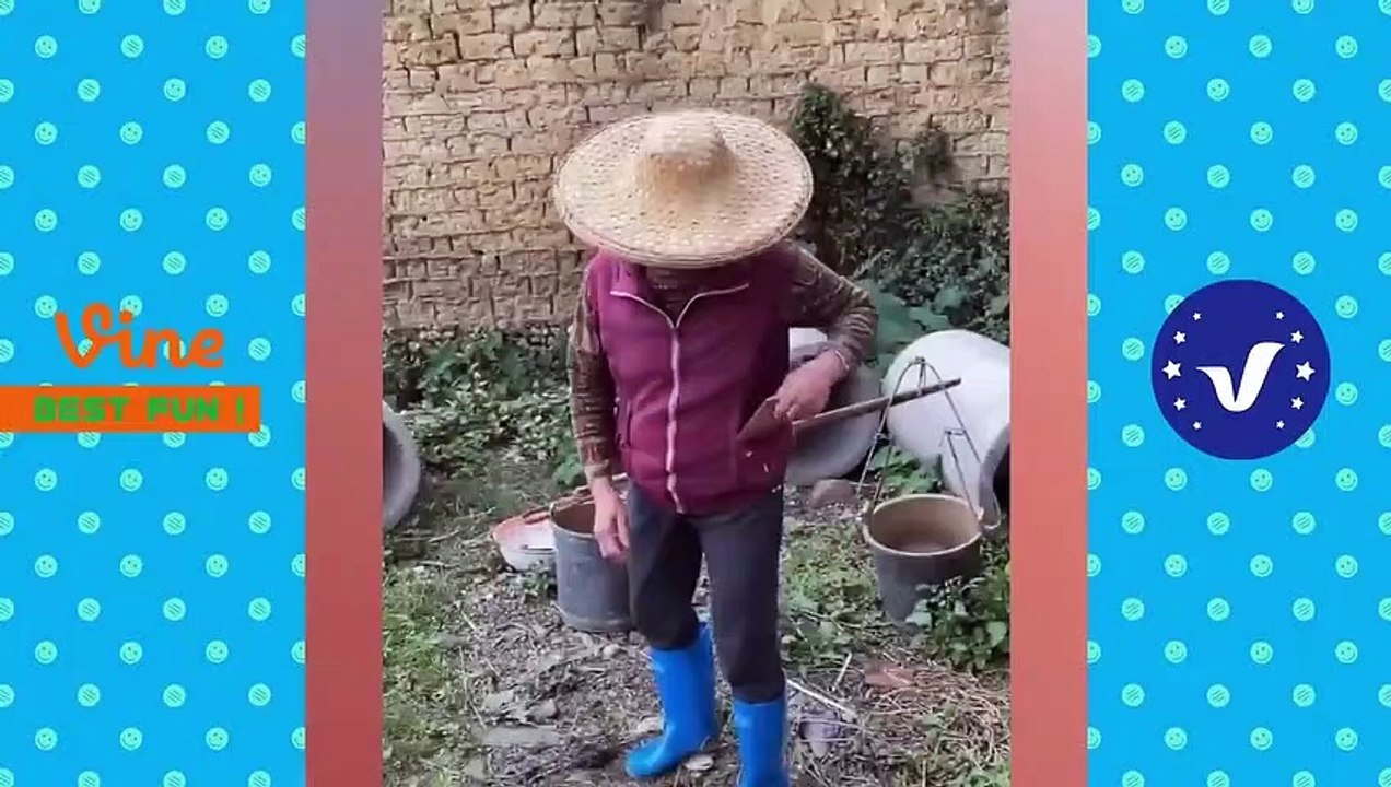 最佳搞笑視頻2020●人們在做愚蠢的事情P1, Best Funny Videos 2020 ●People doing stupid things P1