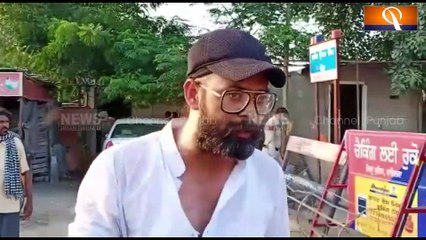 ਮੁੰਡੇ ਨੇ ਨਾਕੇ ਤੇ ਖੜੀ ਮਹਿਲਾ ਪੁਲਿਸ ਦੀ ਫੜੀ ਬਾਂਹ, ਹੋਇਆ ਖੜਕਾ-ਦੜਕਾ