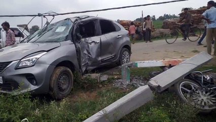 बाइक व कार की भिड़ंत में 3 लोग हुए घायल, उपचार के लिए भेजा गया अस्पताल