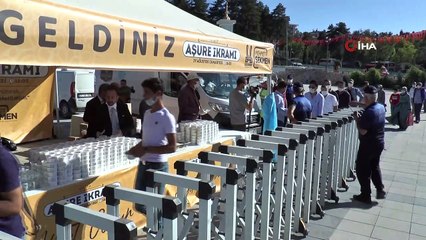 - Büyükşehir’den 15 bin kişiye Aşure ikramı