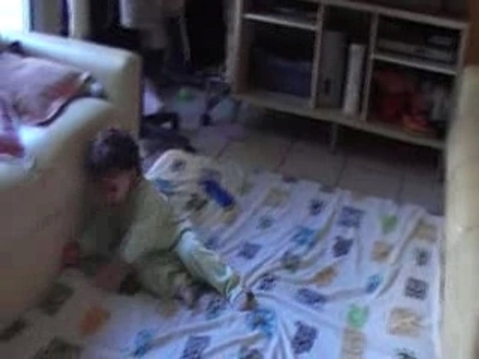 Silianna 17mois aussi fofolle que sa mére