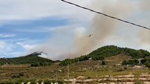 Nuevos medios aéreos y terrestres se incorporan al incendio de Los Porriones de Mula