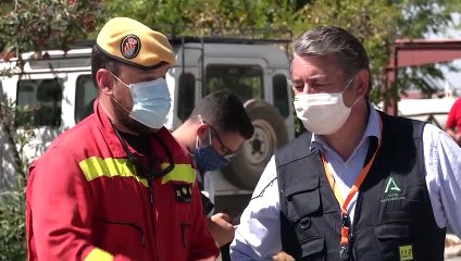 Moreno acude al Puesto de Mando Avanzado del incendio de Almonaster la Real