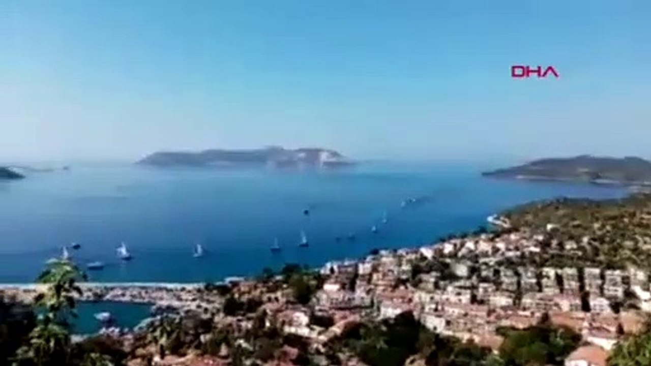 Çılgın Türkler iş başında! Meis Adası önünde 30 Ağustos kutlaması