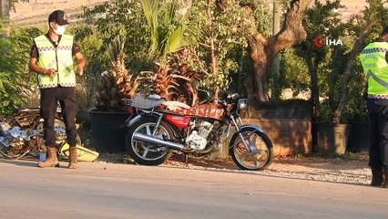 2 motosiklet kafa kafaya çarpıştı: 3 yaralı