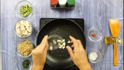QUINOA CON CHAMPIÑONES Y ESPARRAGOS SALTEADOS